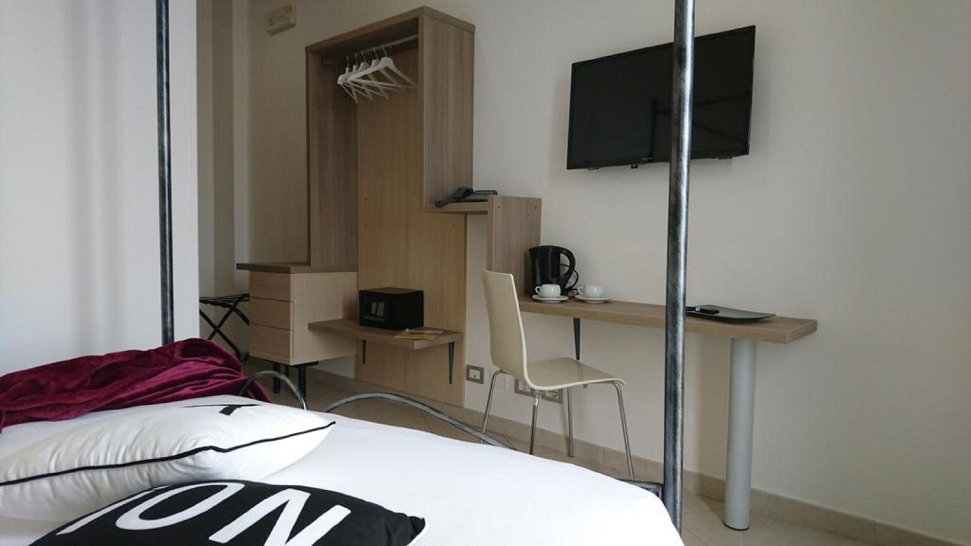 סירקוזה Hotel Centrale מראה חיצוני תמונה