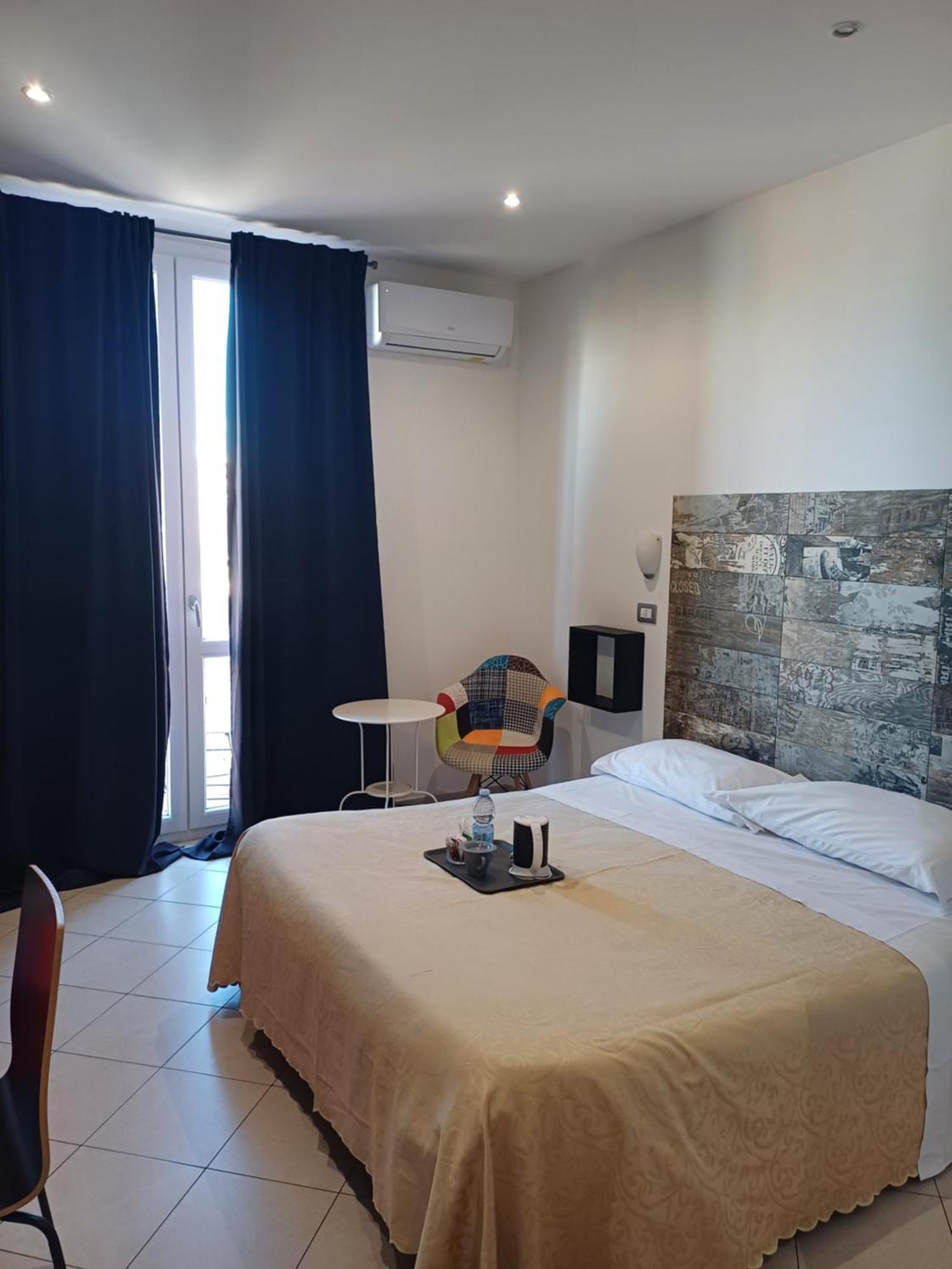 סירקוזה Hotel Centrale מראה חיצוני תמונה