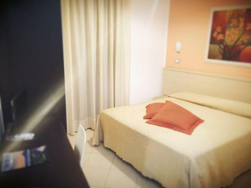 סירקוזה Hotel Centrale מראה חיצוני תמונה