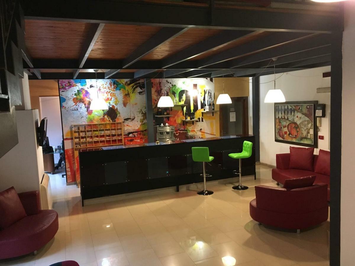 סירקוזה Hotel Centrale מראה חיצוני תמונה